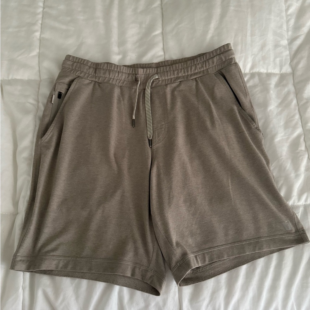 Men’s Vuori Dark Salt Heather Ponto Shorts